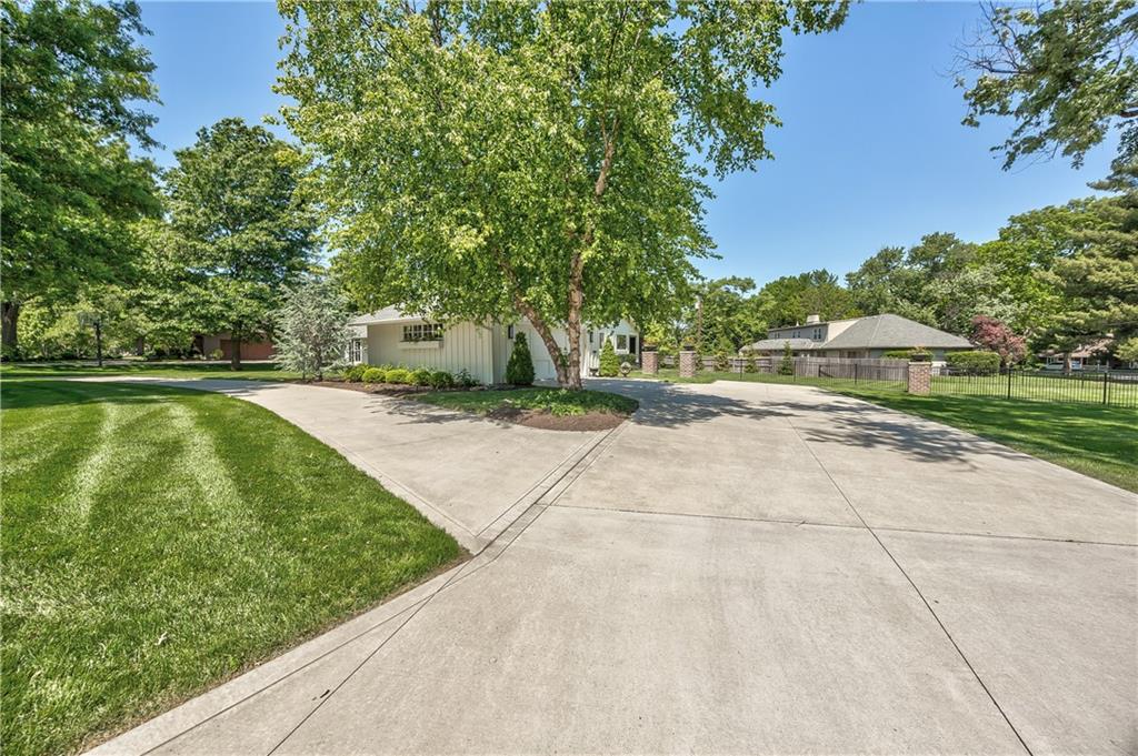 8600 Reinhardt Lane