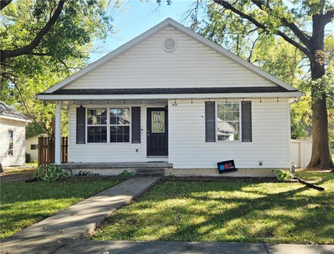 Photo of 807 W 3rd Street, Pittsburg, KS 66762 (MLS # 2648573)