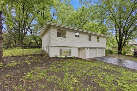 Photo of 1833 N 75th Drive, Kansas City, KS 66112 (MLS # 2637245)