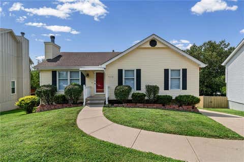 Photo of 7218 N Pennsylvania Avenue, Kansas City, MO 64118 (MLS # 2628229)