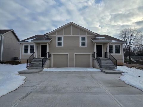 513/515 W Smith Street Spring Hill KS 66083