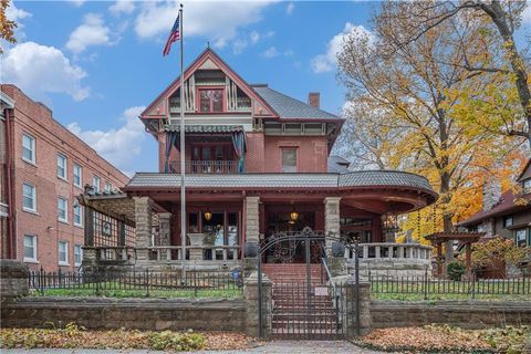 425 Gladstone Boulevard Kansas City MO 64124