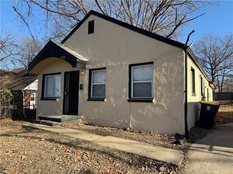 6329 S Benton Street, Kansas City, MO 64132 - MLS#: 2593179