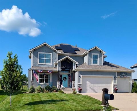 Photo of 1406 NE 107th Terrace, Kansas City, MO 64155 (MLS # 2632435)