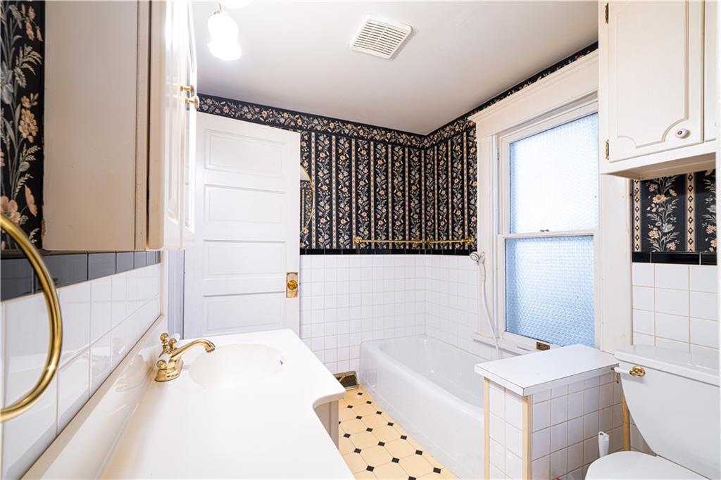 Maryville, Missouri 64468, United States, 4 Bedrooms Bedrooms, ,1 BathroomBathrooms,Residential,Active,175392