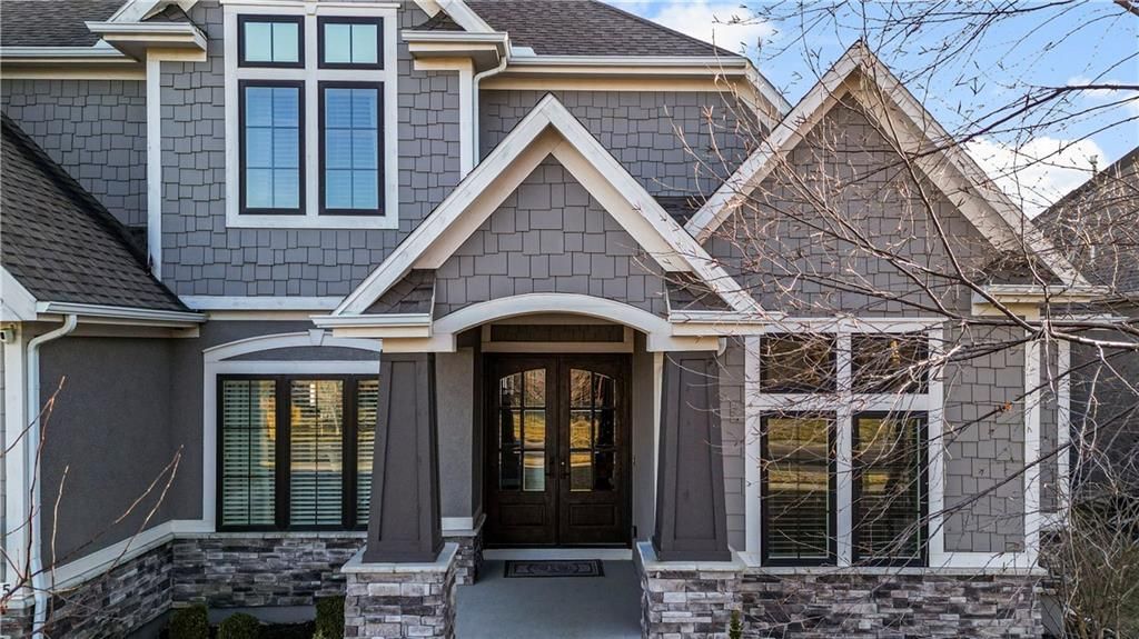 Photo of 10505 W 162nd Street, Overland Park, KS 66221 (MLS # 2598132)