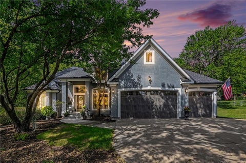 Photo of 13810 Grove Avenue, Bonner Springs, KS 66012 (MLS # 2643909)