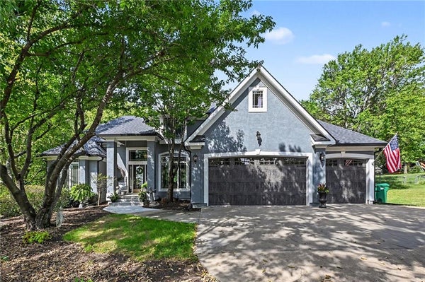 13810 GROVE AVE, BONNER SPRINGS, KS 66012 - Image 2b0ee4c749c8a8d47d9f3fc4d9b0728f/3614528756