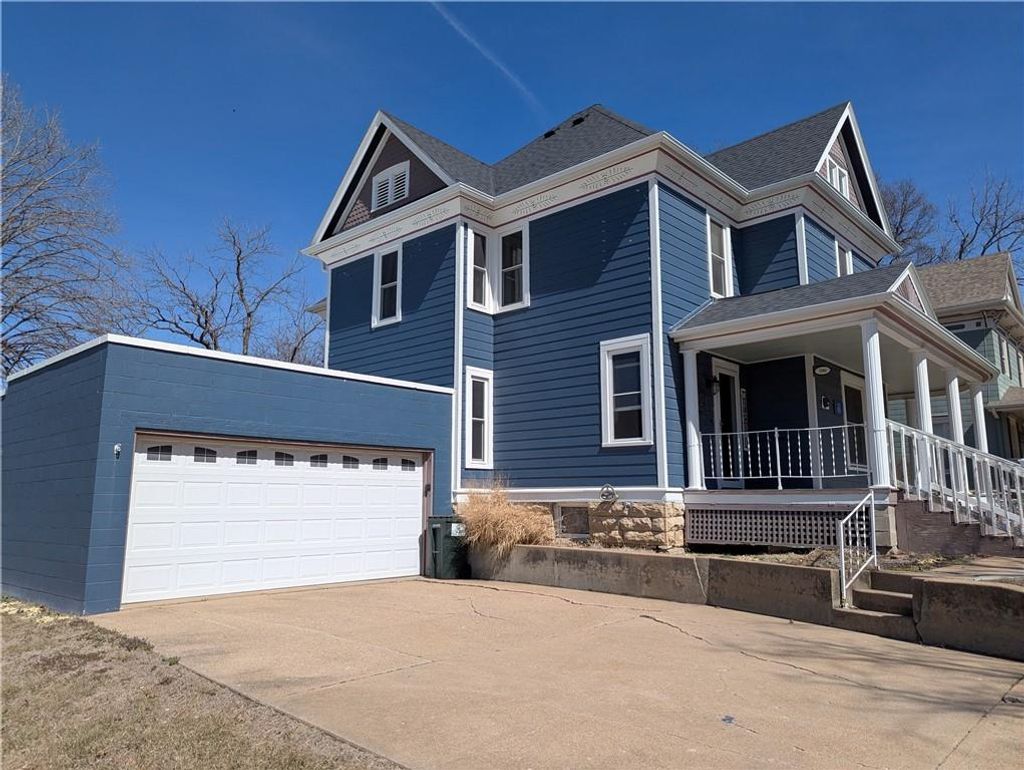 Photo of 500 Miami Street, Hiawatha, KS 66434 (MLS # 2605031)