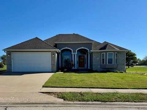 Photo of 1305 Talon Drive, Cameron, MO 64429 (MLS # 2647990)
