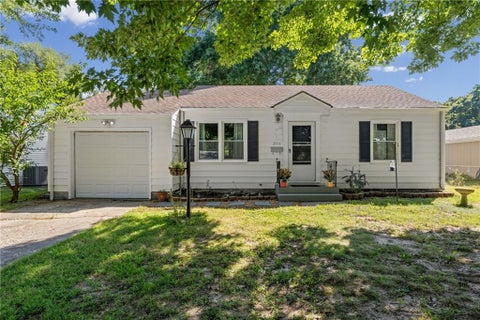 Photo of 2711 S Scott Avenue, Independence, MO 64052 (MLS # 2638938)
