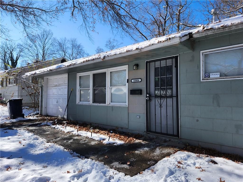 Photo of 10804 Newton Avenue, Kansas City, MO 64134 (MLS # 2592168)