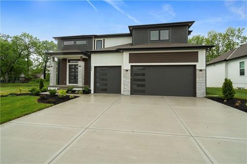 2234 NW Killarney Lane Lee's Summit MO 64081