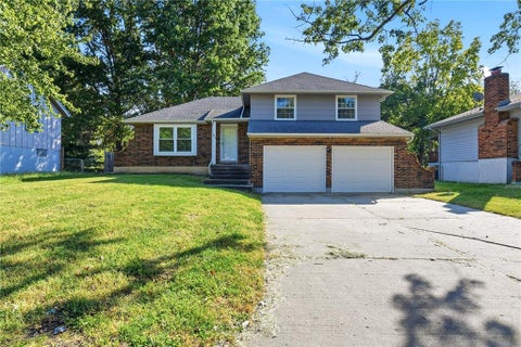Photo of 1419 N AZTEC Avenue, Independence, MO 64056 (MLS # 2647225)