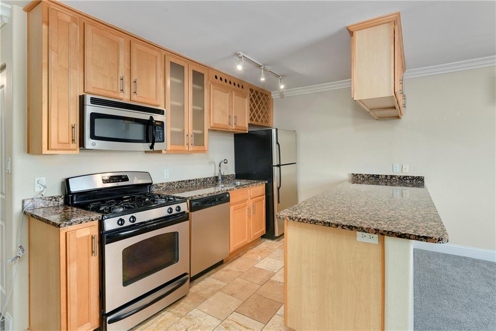 700 E 8th Street 7R