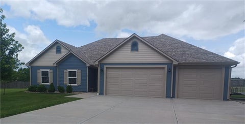 Photo of 916 Cedar Court, Paola, KS 66071 (MLS # 2647331)
