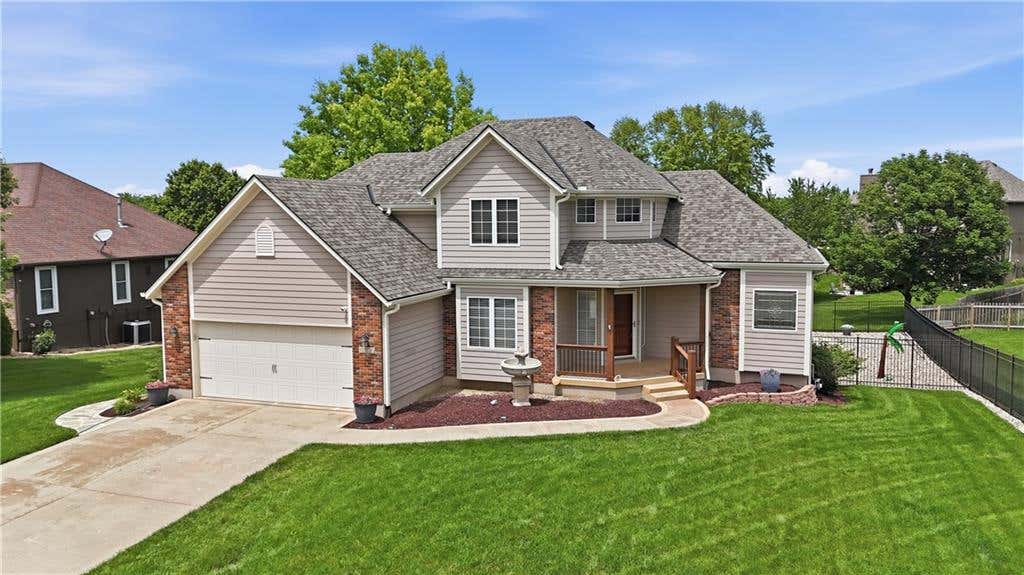 Photo of 1305 SW Crystal Creek Place SW, Blue Springs, MO 64015 (MLS # 2623030)