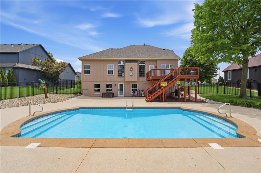 Photo of 1305 SW Crystal Creek Place SW, Blue Springs, MO 64015 (MLS # 2623030)