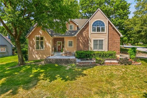 Photo of 6511 Ridgeway Avenue, Kansas City, MO 64133 (MLS # 2628912)