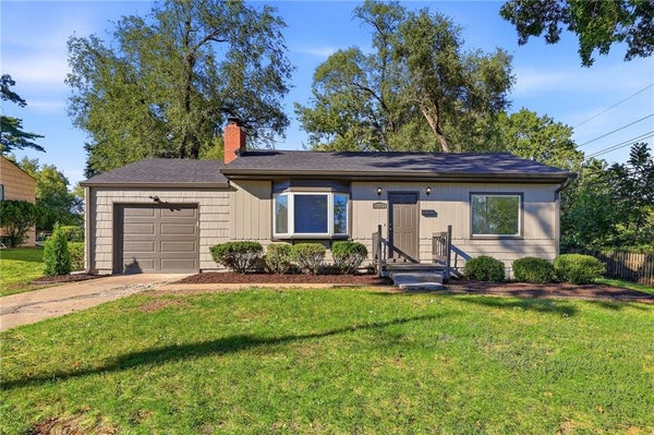 11216 W 61ST PL, SHAWNEE, KS 66203 - Image 2bb4a9effd31b1c0a2d8eea05724a358/2094527852