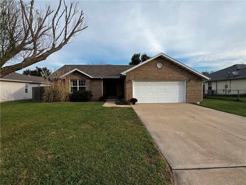 Photo of 1715 Kent Drive, Webb City, MO 64870 (MLS # 2582441)