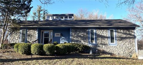 1208 SW 23rd Street Blue Springs MO 64015