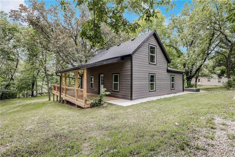 303 W 3rd Street, Freeman, MO 64746 - MLS#: 2564732