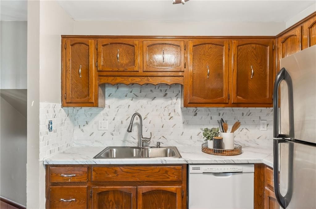 Photo of 822 Sherrill Avenue, Liberty, MO 64068 (MLS # 2610147)