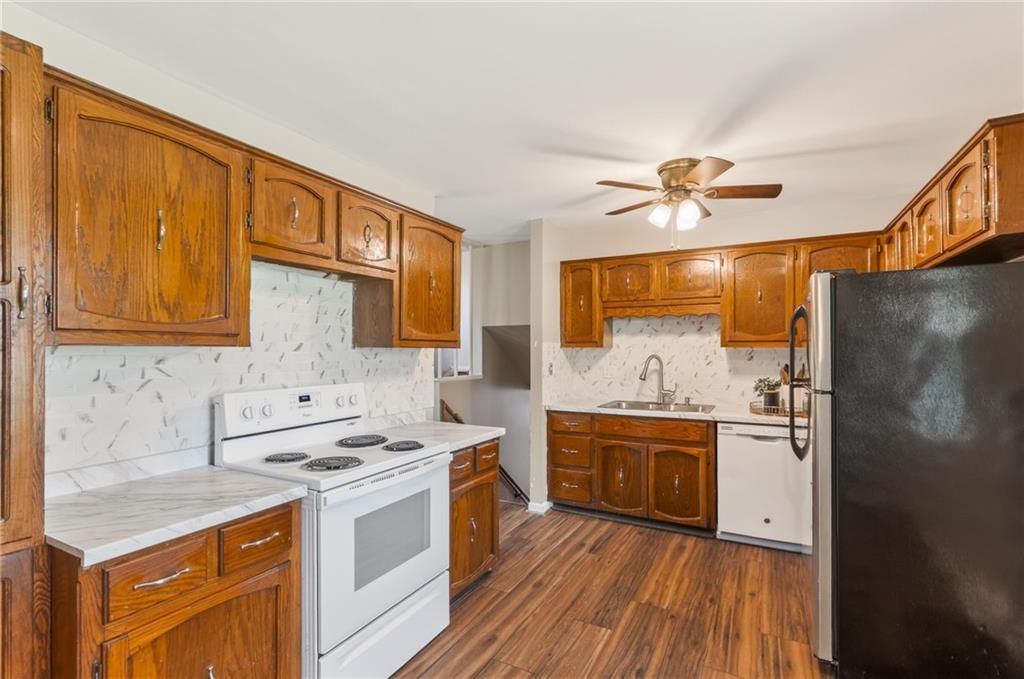 Photo of 822 Sherrill Avenue, Liberty, MO 64068 (MLS # 2610147)