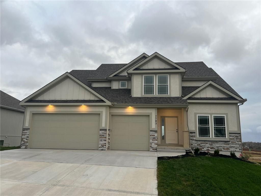 Photo of 1972 Longview Drive, Liberty, MO 64068 (MLS # 2556254)