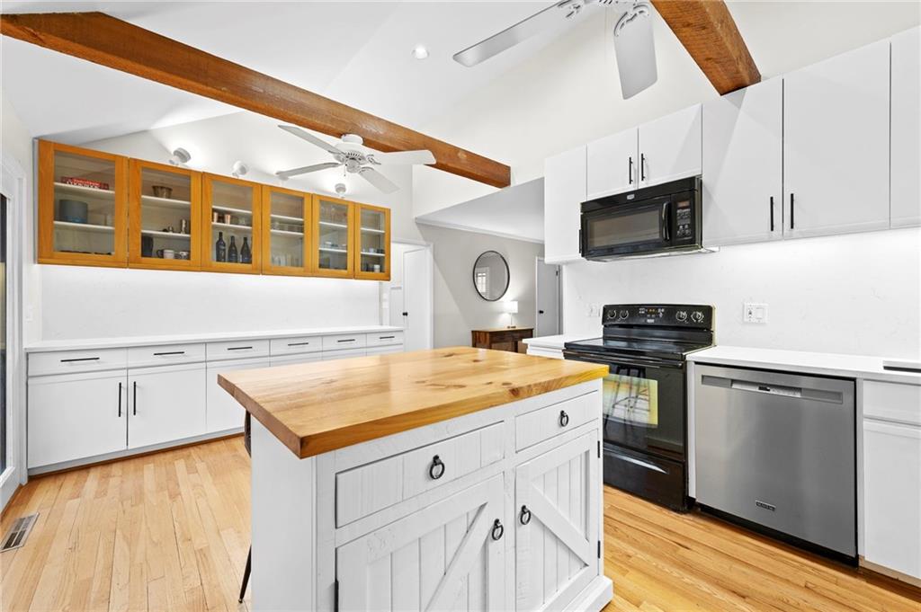 9005 Grandview Drive