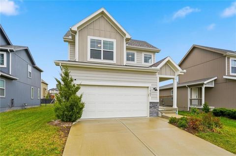 Photo of 12701 S Burrows Street, Lake Lotawana, MO 64086 (MLS # 2583847)