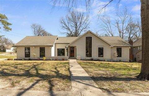 Photo of 10301 Howe Drive, Leawood, KS 66206 (MLS # 2597798)