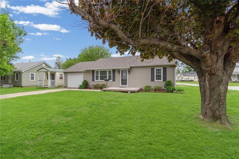 Photo of 200 E 5th Street, Norborne, MO 64668 (MLS # 2616381)