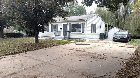 Photo of 13516 12th Street, Grandview, MO 64030 (MLS # 2582607)