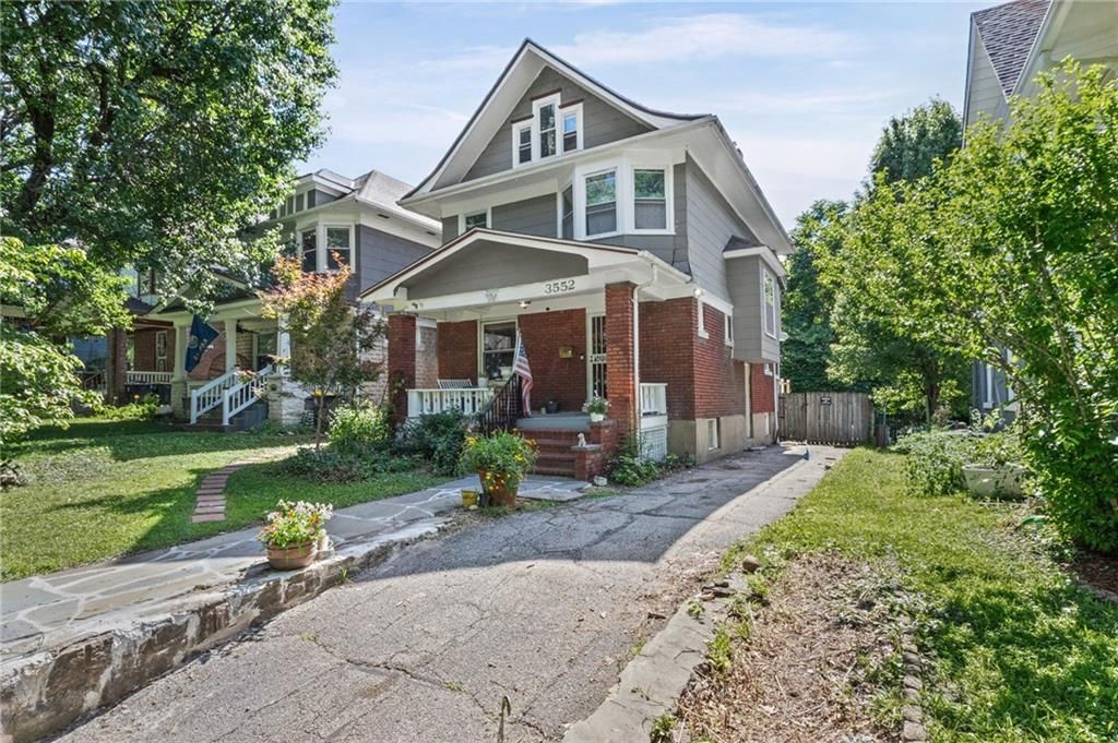 Photo of 3552 Genessee Street, Kansas City, MO 64111 (MLS # 2620554)