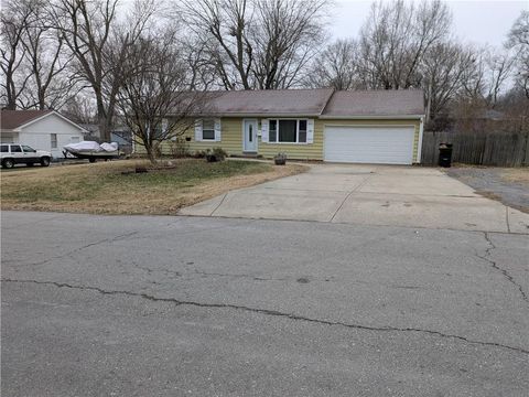2512 Queen Ridge Drive Independence MO 64055