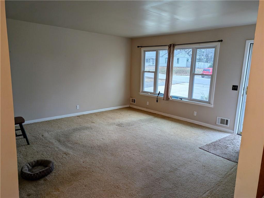 2512 Queen Ridge Drive