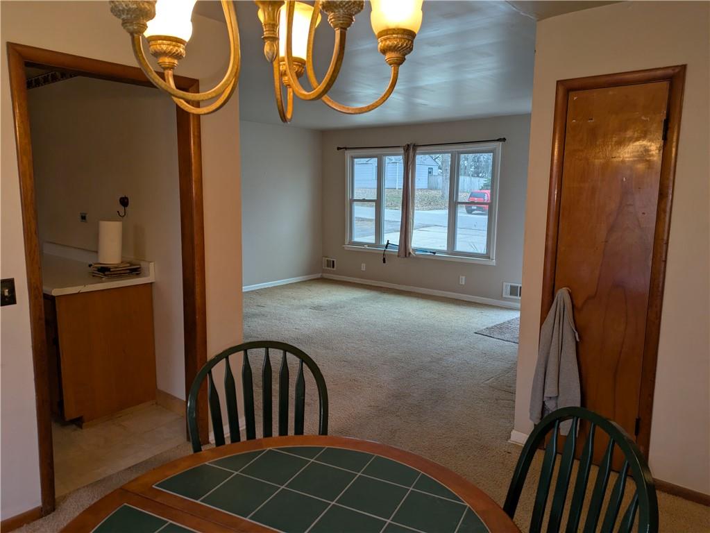 2512 Queen Ridge Drive