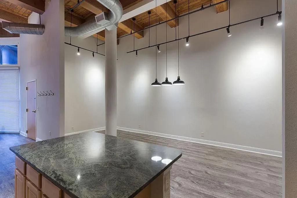 609 Central Street 1102