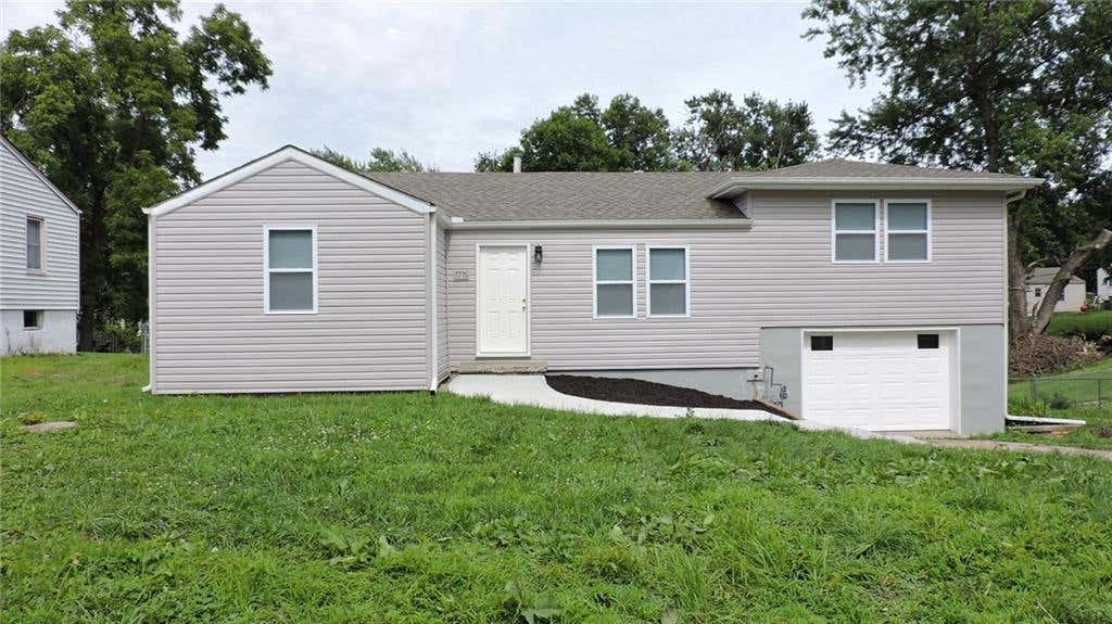 Photo of 1715 N Pearl Street, Independence, MO 64050 (MLS # 2627401)