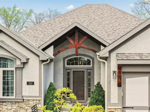 Photo of 3112 NE 92nd Street, Kansas City, MO 64156 (MLS # 2609849)