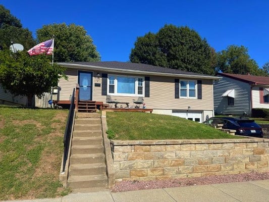 3013 ANGELIQUE ST, SAINT JOSEPH, MO 64501 - Image 2cc4e8c8d0bb8deea7c2c8e57213d17b/3548461560