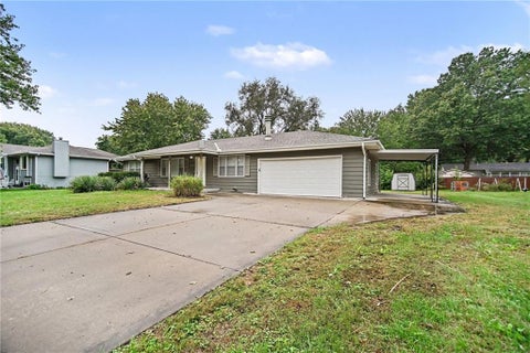 Photo of 10710 N Grand Avenue, Kansas City, MO 64155 (MLS # 2647514)