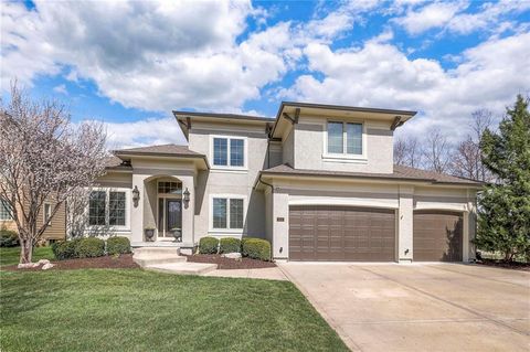 111 Algonquin Drive Lake Winnebago MO 64034