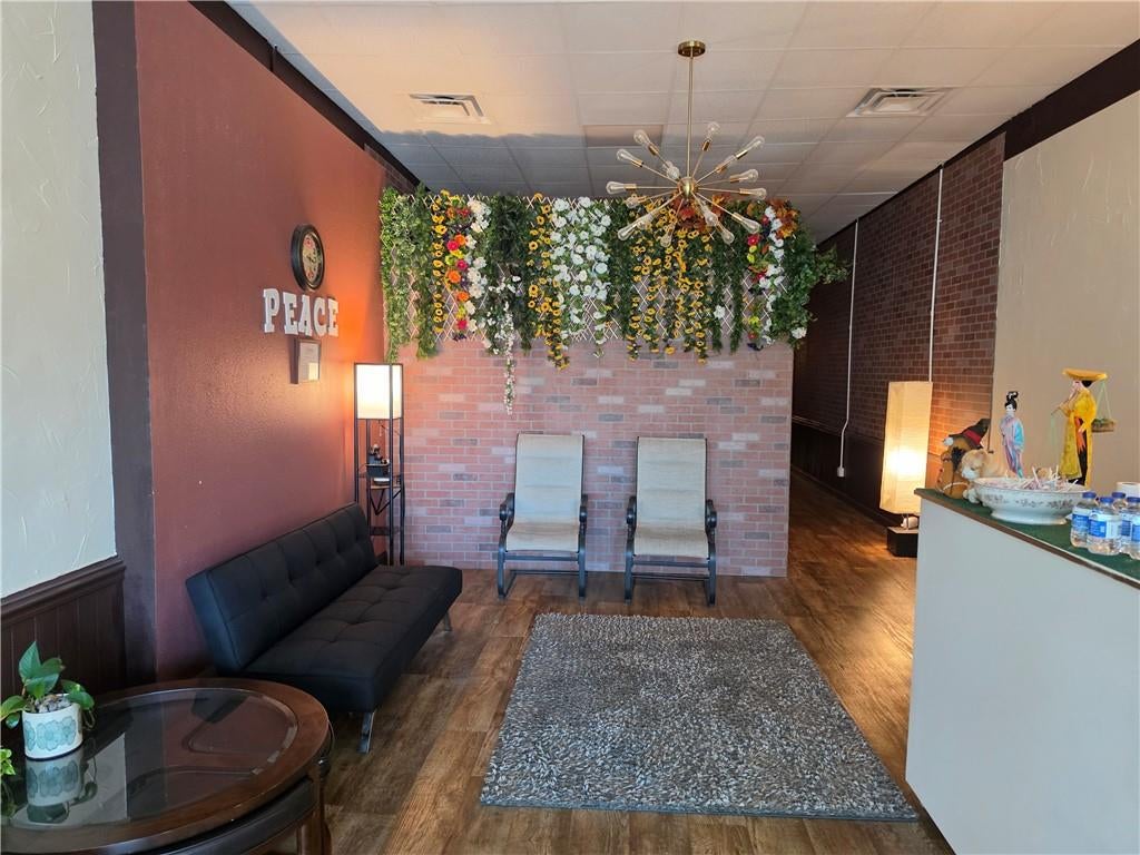 810 N Broadway N/A
