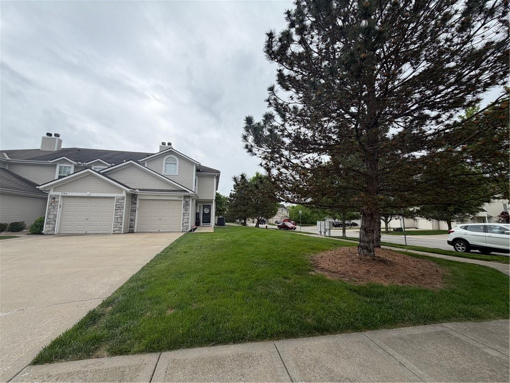 1302 NW Hidden Ridge Circle