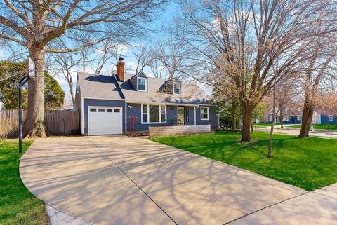 7409 Ash Street Prairie Village KS 66208