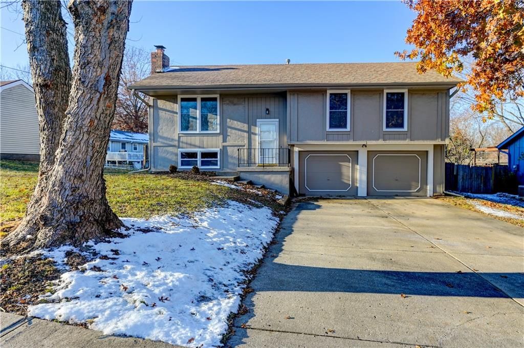 Photo of 74 Beauregarde Circle, Liberty, MO 64068 (MLS # 2589785)