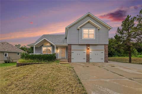 Photo of 226 N Sunset Lane, Raymore, MO 64083 (MLS # 2637794)
